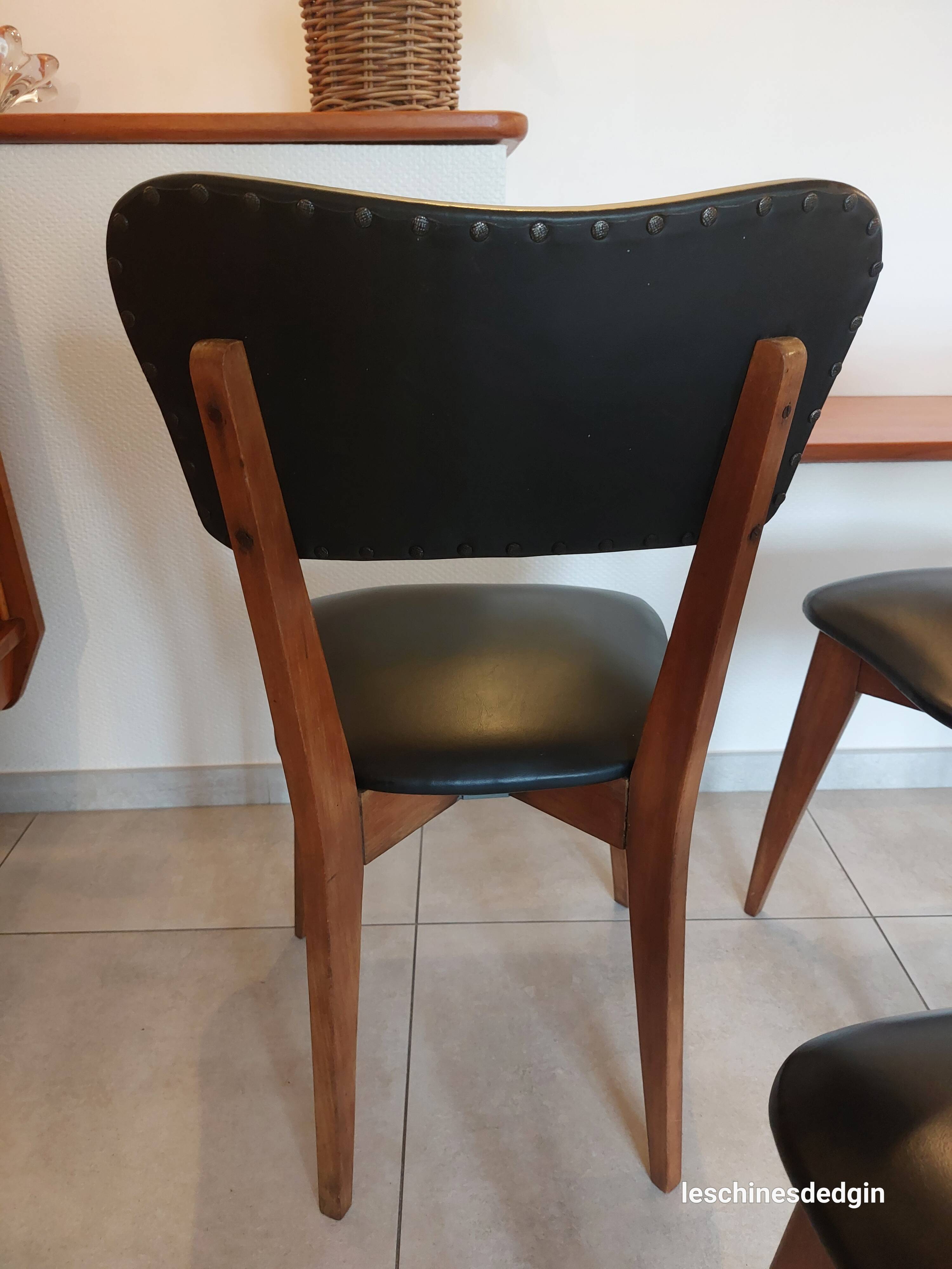 5 chairs in wood and black faux leather, Scandinavian style