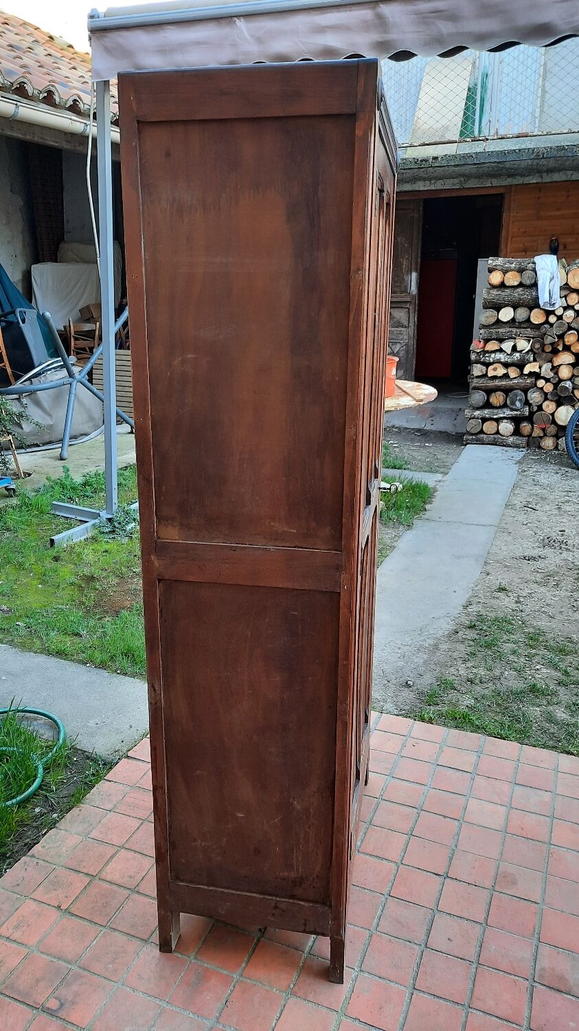 Armoire parisienne