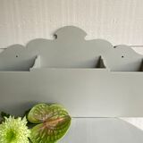 Compartmentalized shelf, mail storage