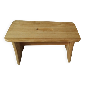 Petit tabouret en pin vintage