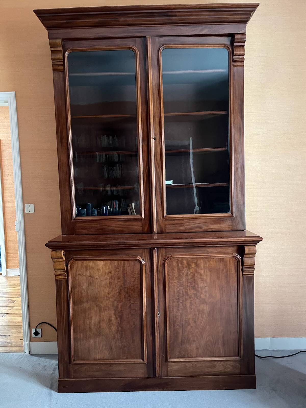 "Two-body" library in Louis-Philippe style