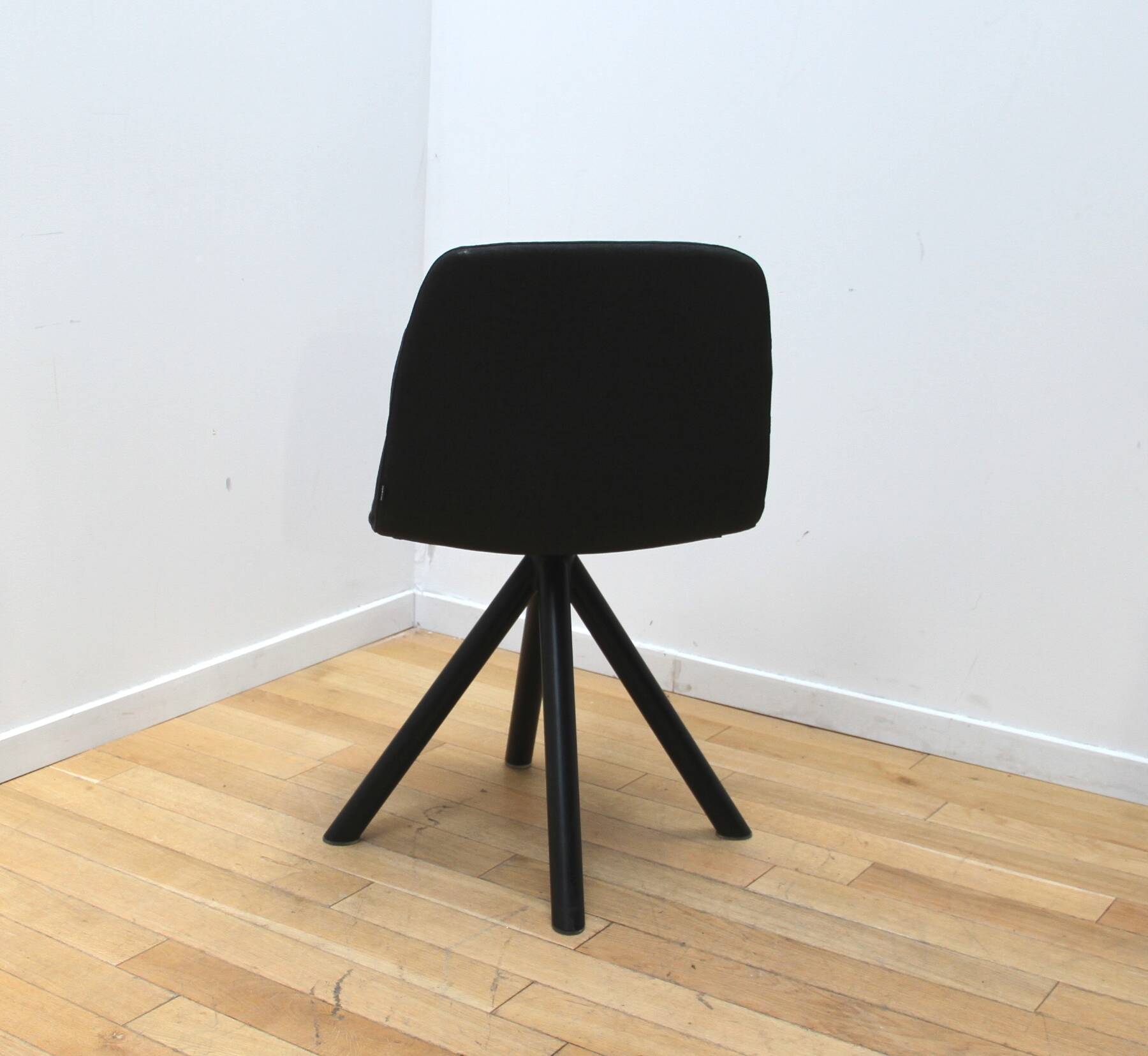 Marteen chair, Viccarbe