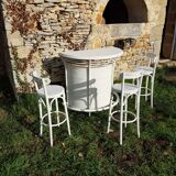 Vintage bar counter with its stools