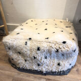 Wool pouf