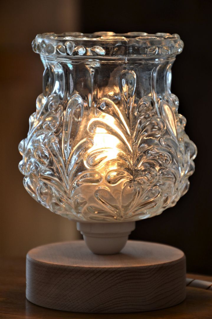 Table lamp glass globe floral motifs