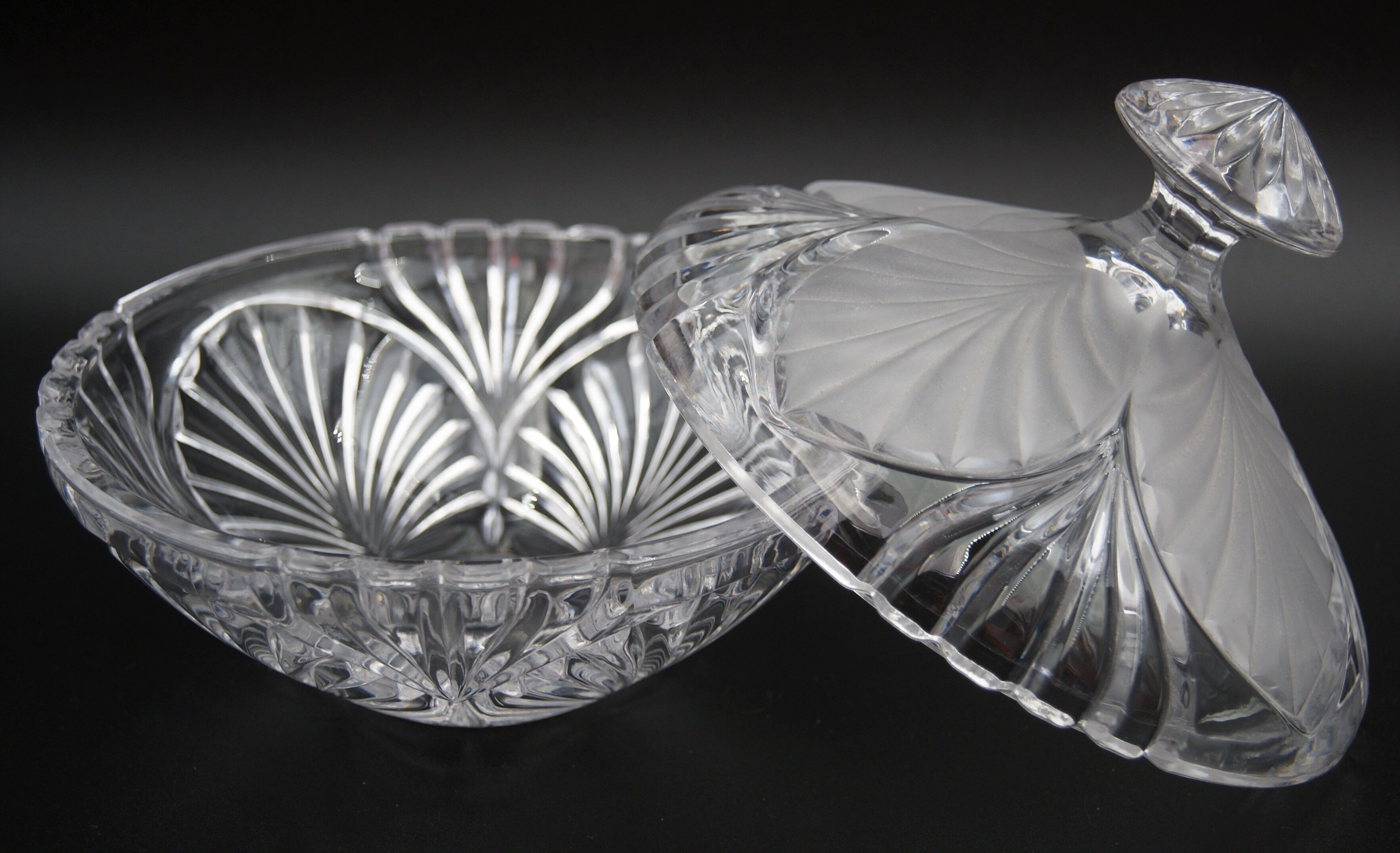 Polished striated crystal sugar bowl vintage leaves