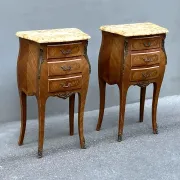 Paire de table de chevet style Louis XV