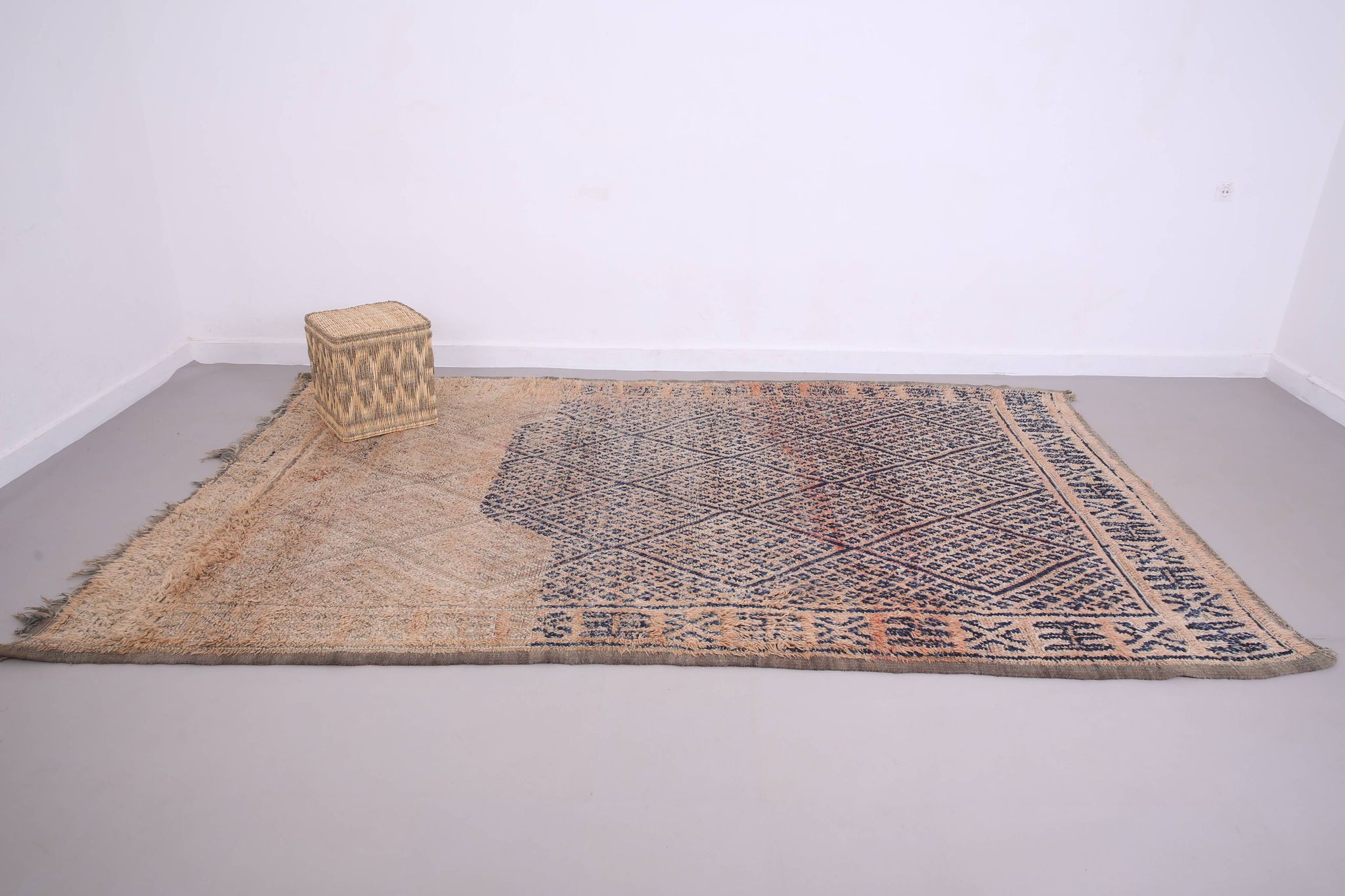 Vintage Beni Mguild Rug 197 x 316 cm - Vintage Moroccan Rug, Old Berber Rug