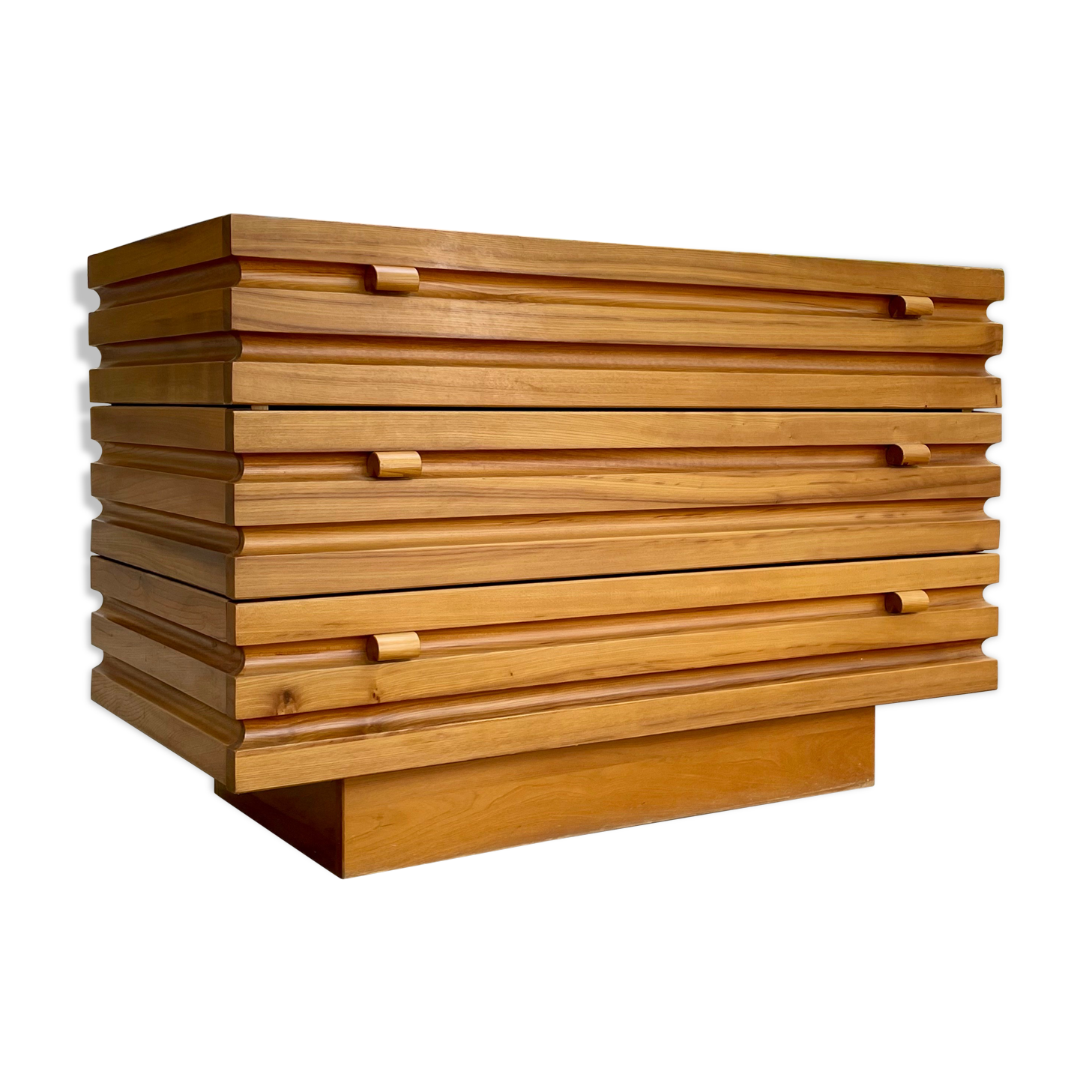 Brutalist chest of drawers in solid elm, Maison Regain, 1970