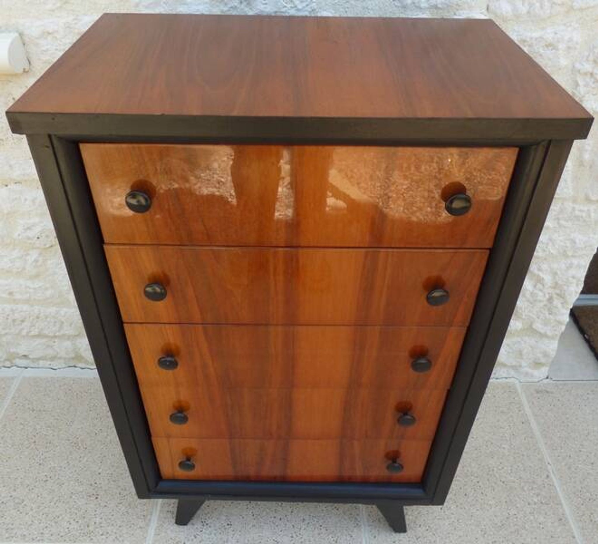 Vintage chest of drawers in a unique style with 5 drawers from the 50s and 70s, t