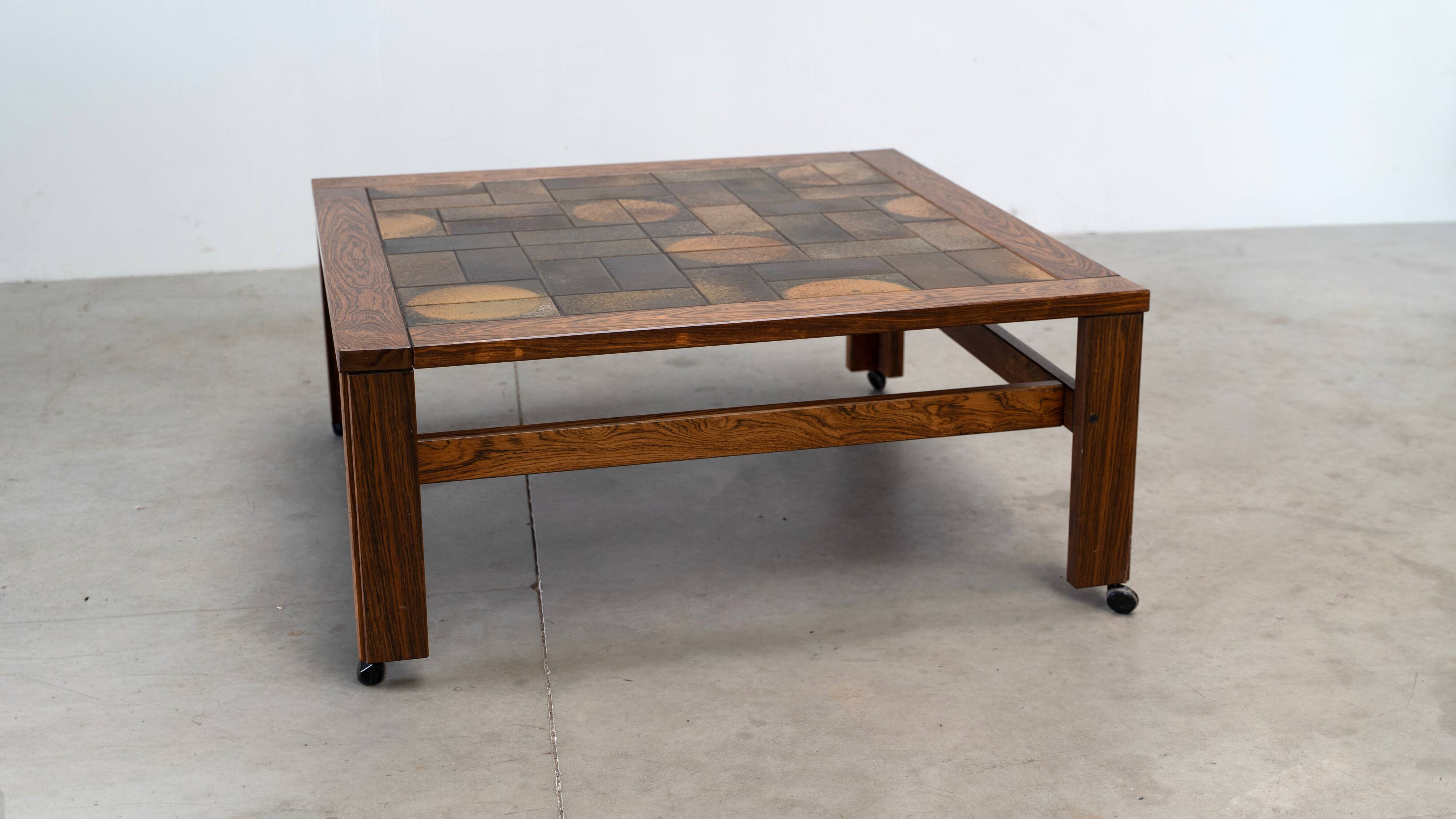 Table basse en céramique danoise