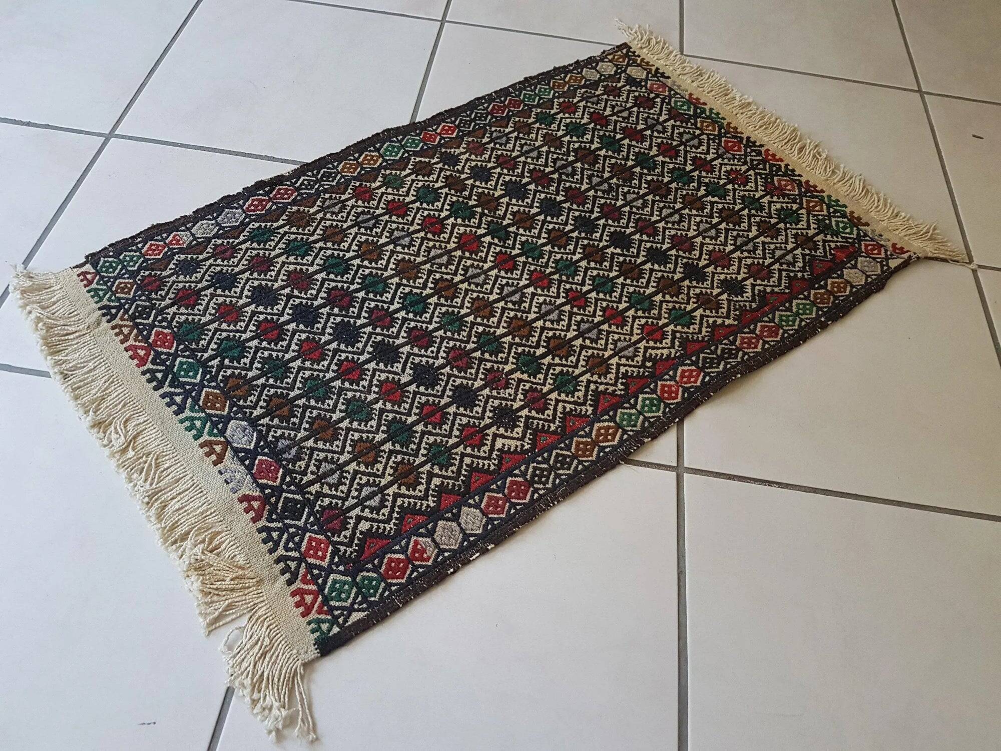 Vintage Turkish kilim handwoven 51x81 cm
