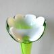 Vase corolle en verre soufflé double couche vert et blanc