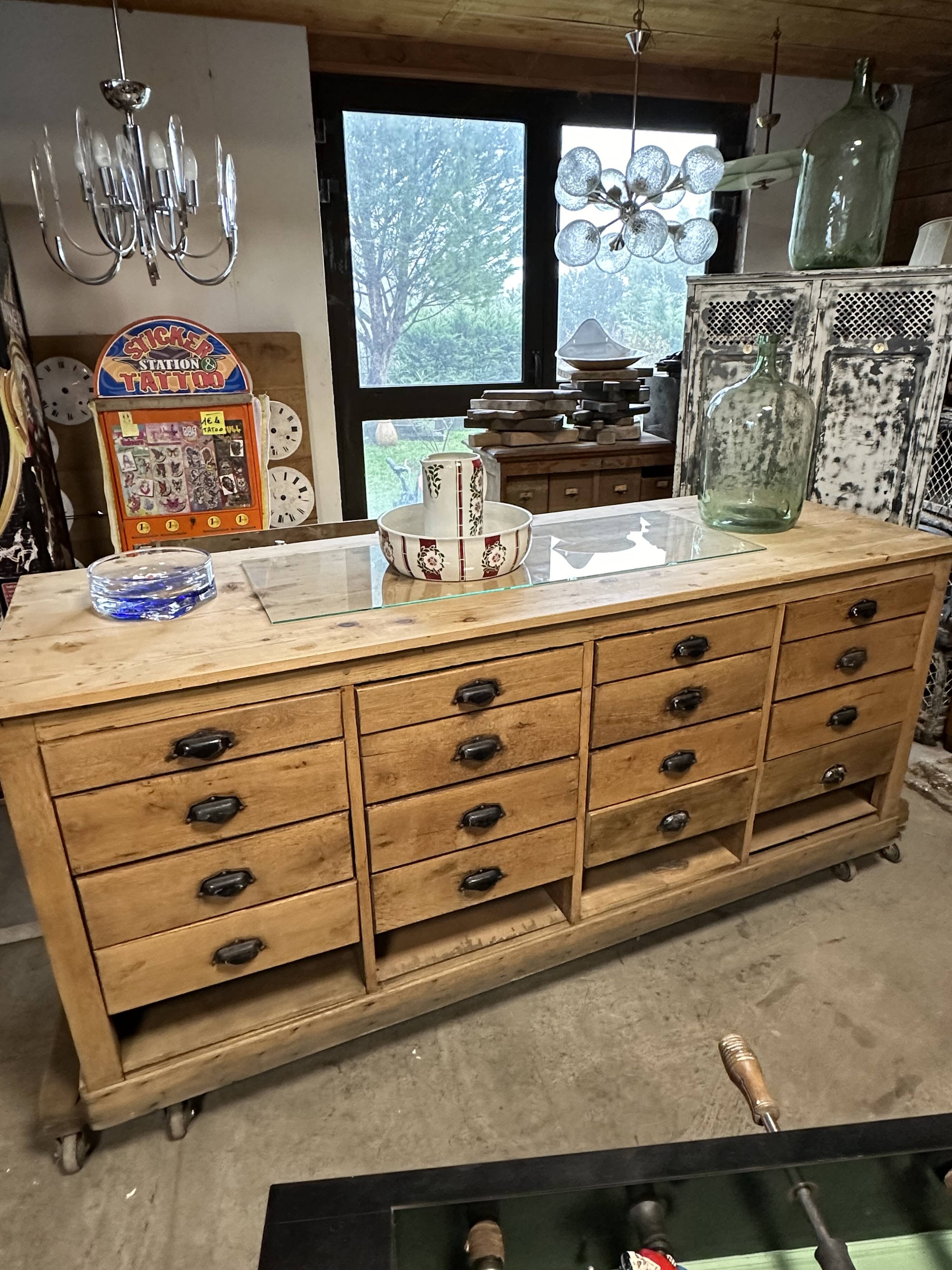 Large counter with drawers