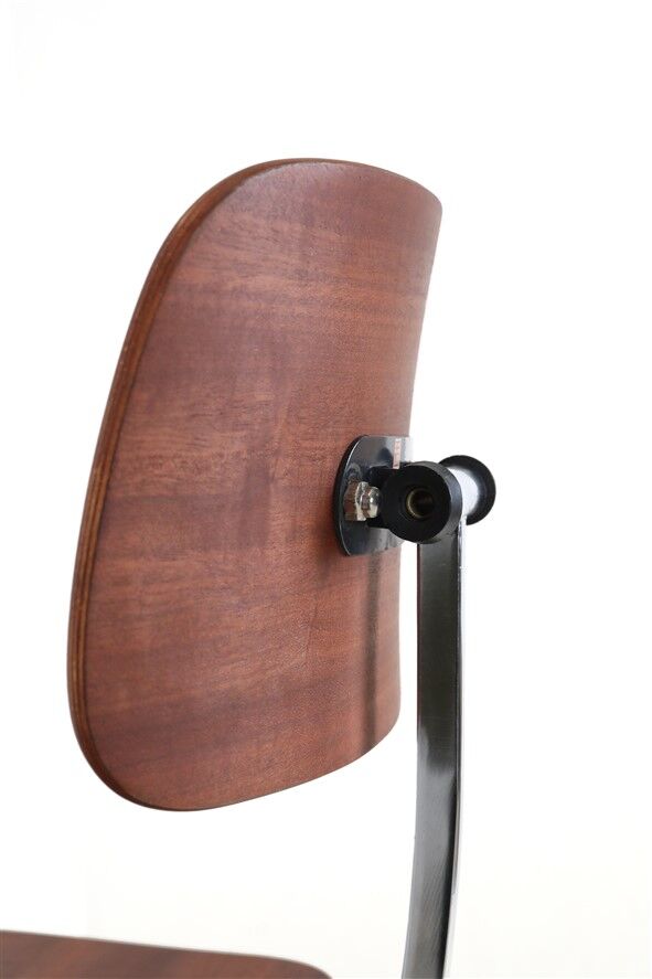 Kevi office chair by Jørgen Rasmussen / Teak / 1960s / Mid-century Danish modern design