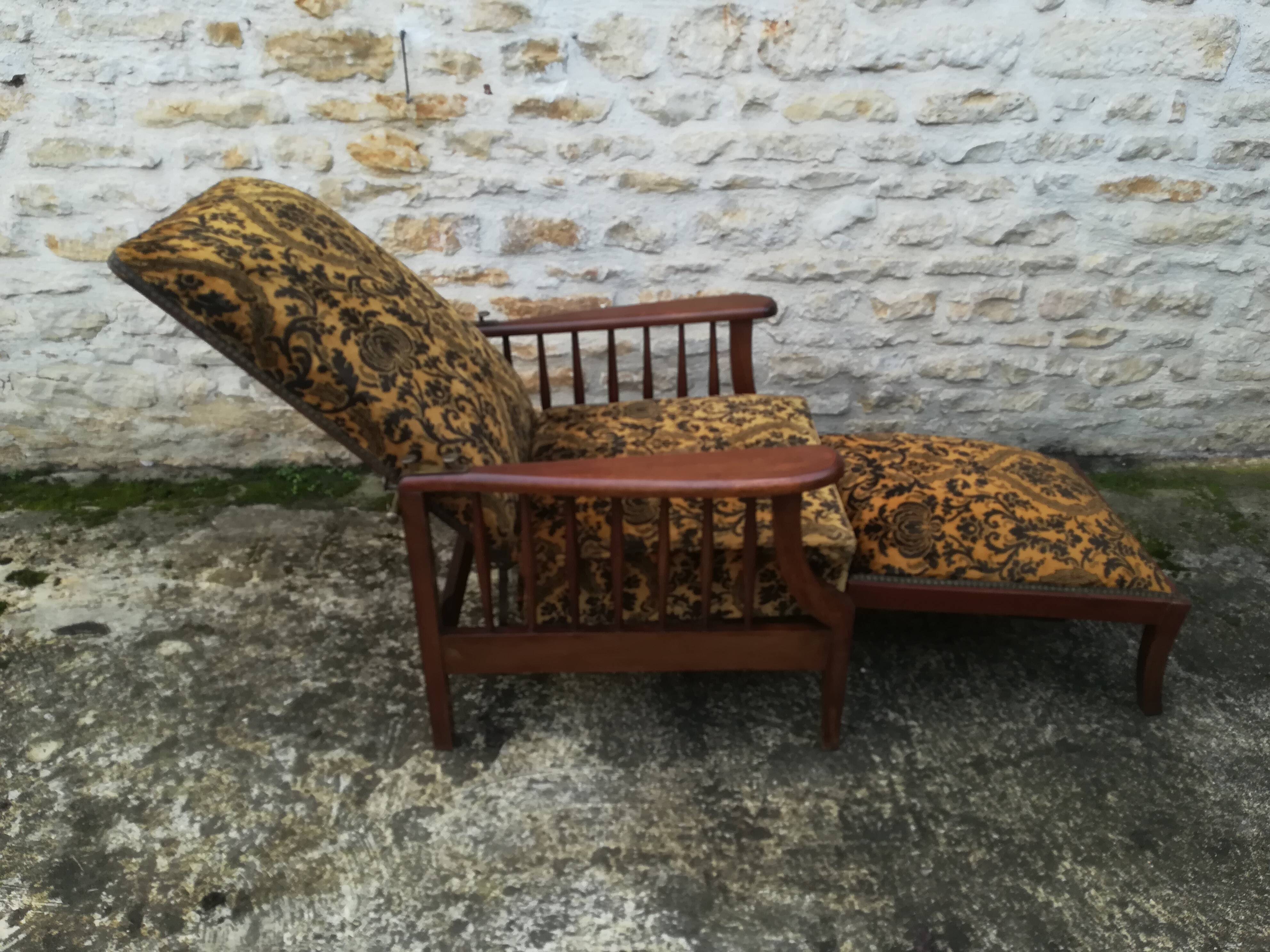 Morris armchair retractable footrest