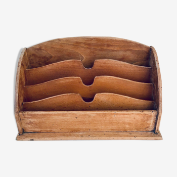 Porte courrier ancien en bois