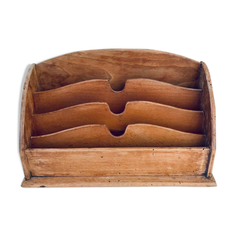 Porte courrier ancien en bois