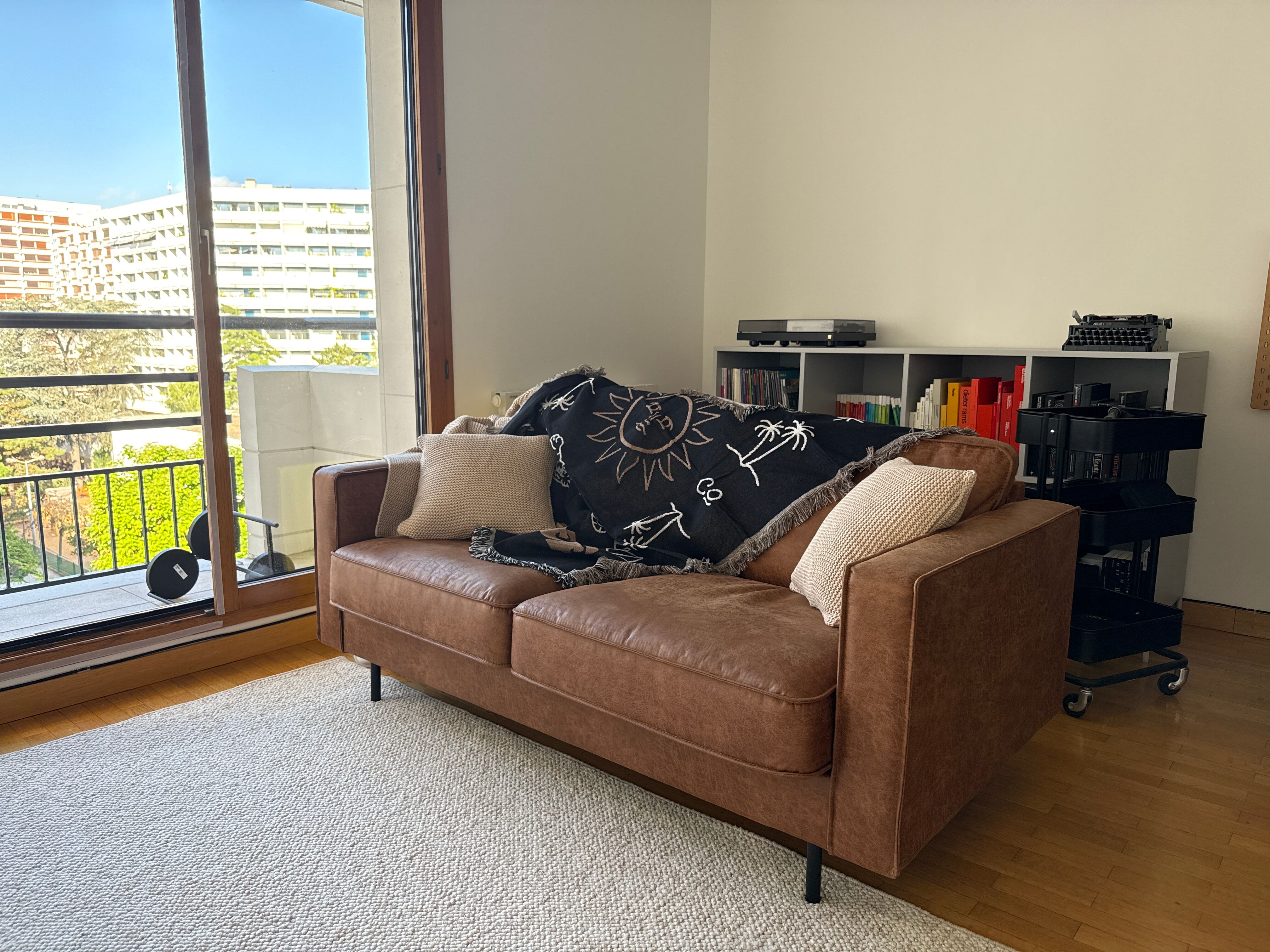 Two-seater sofa Westwing Hunter