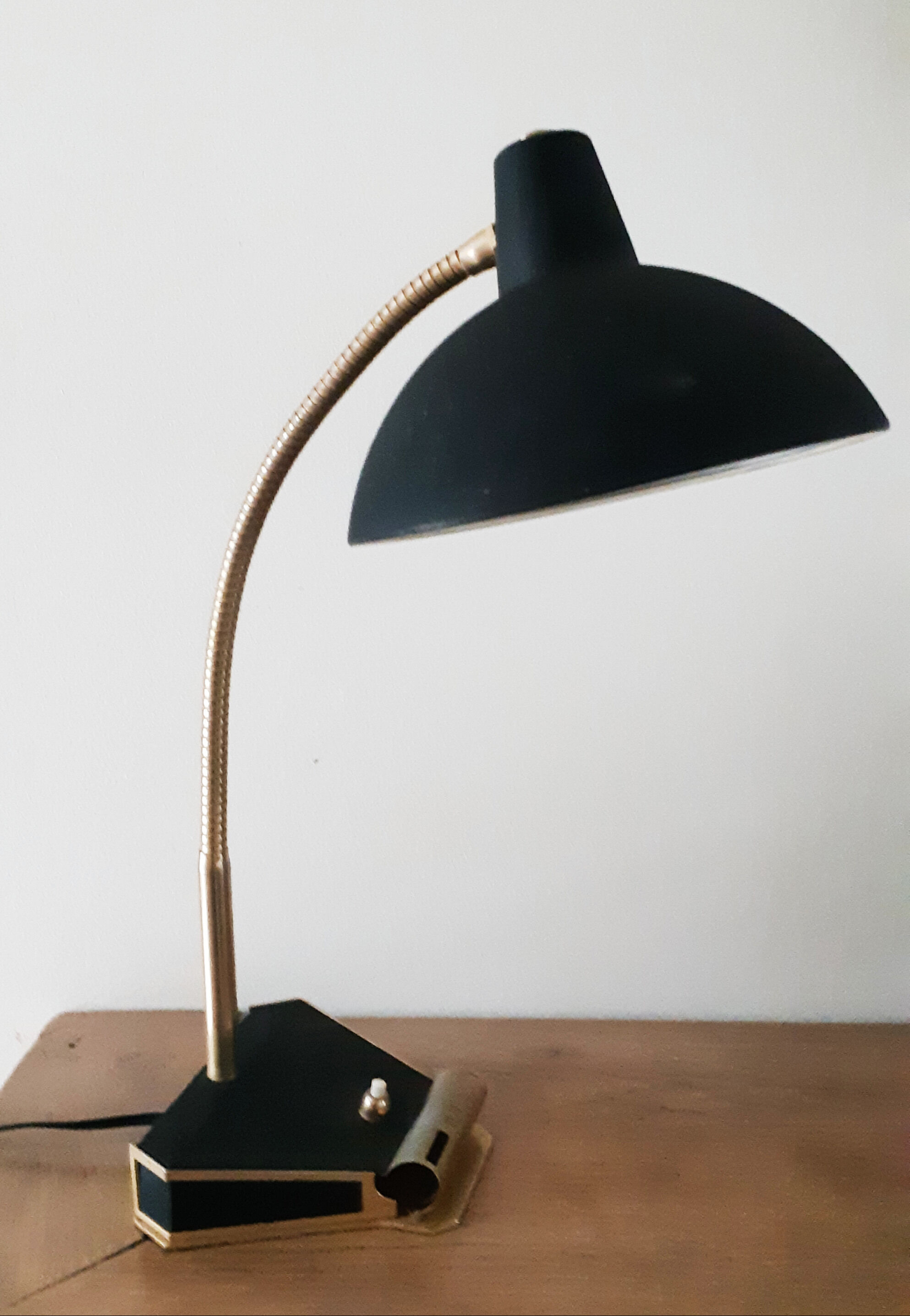 Black desk lamp