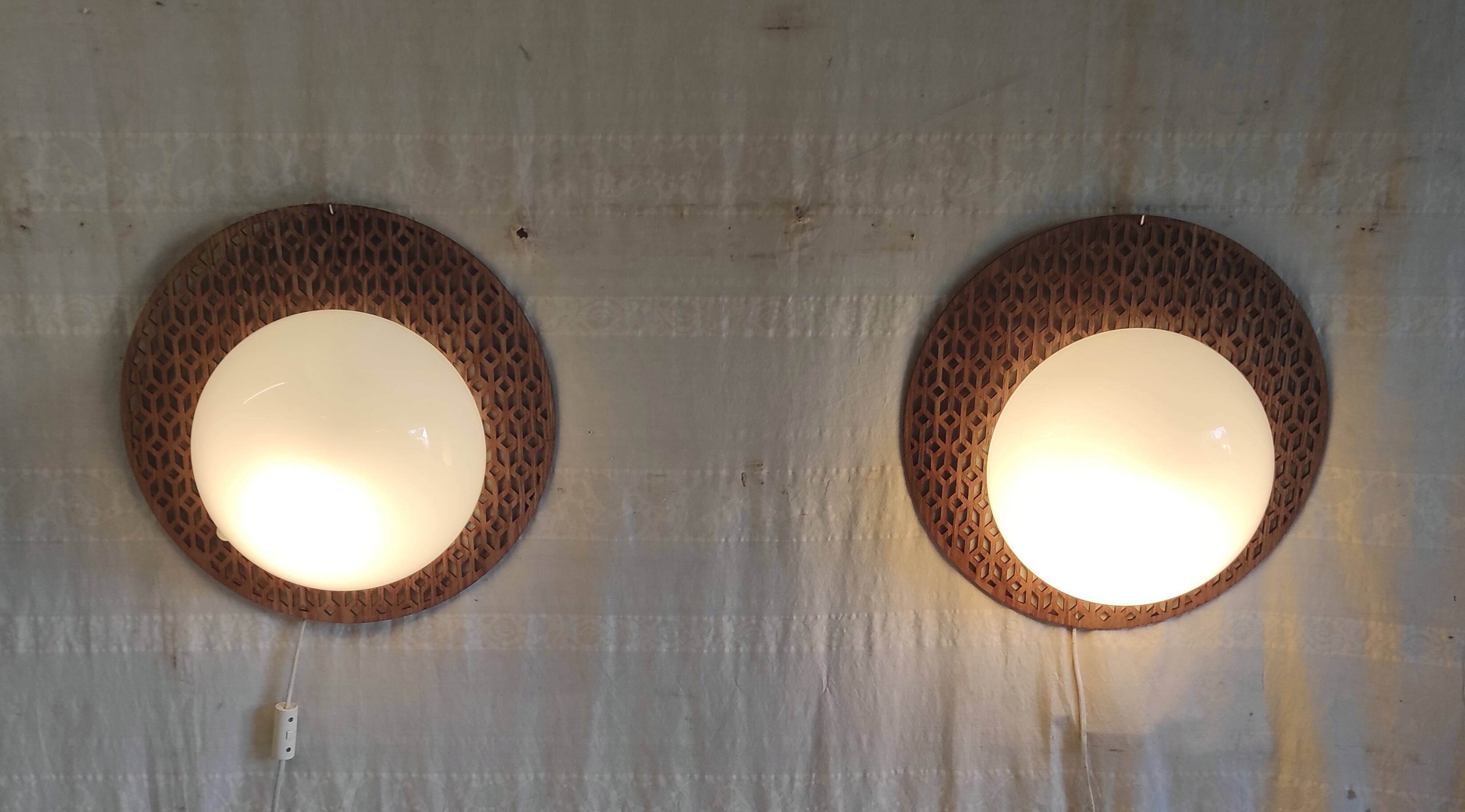 Wooden design wall lights and opaline globe - mid 20th century.