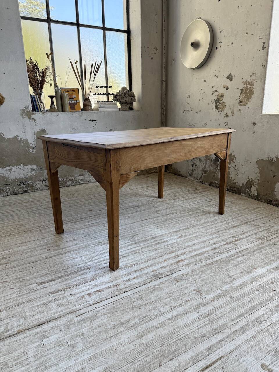 Oak desk with spindle legs, 1950s