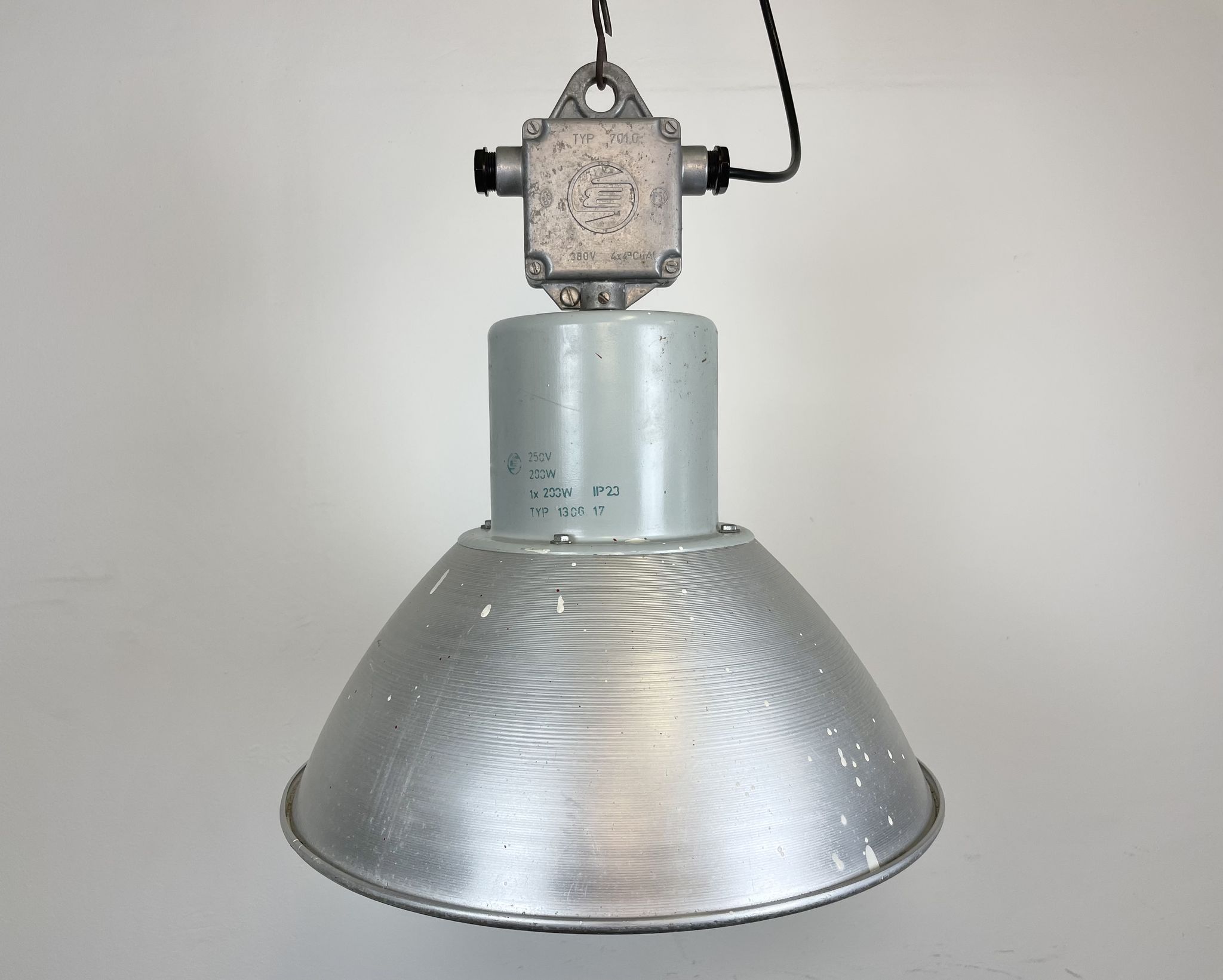 Suspension industrielle en aluminium d’Elektrosvit, années 1960
