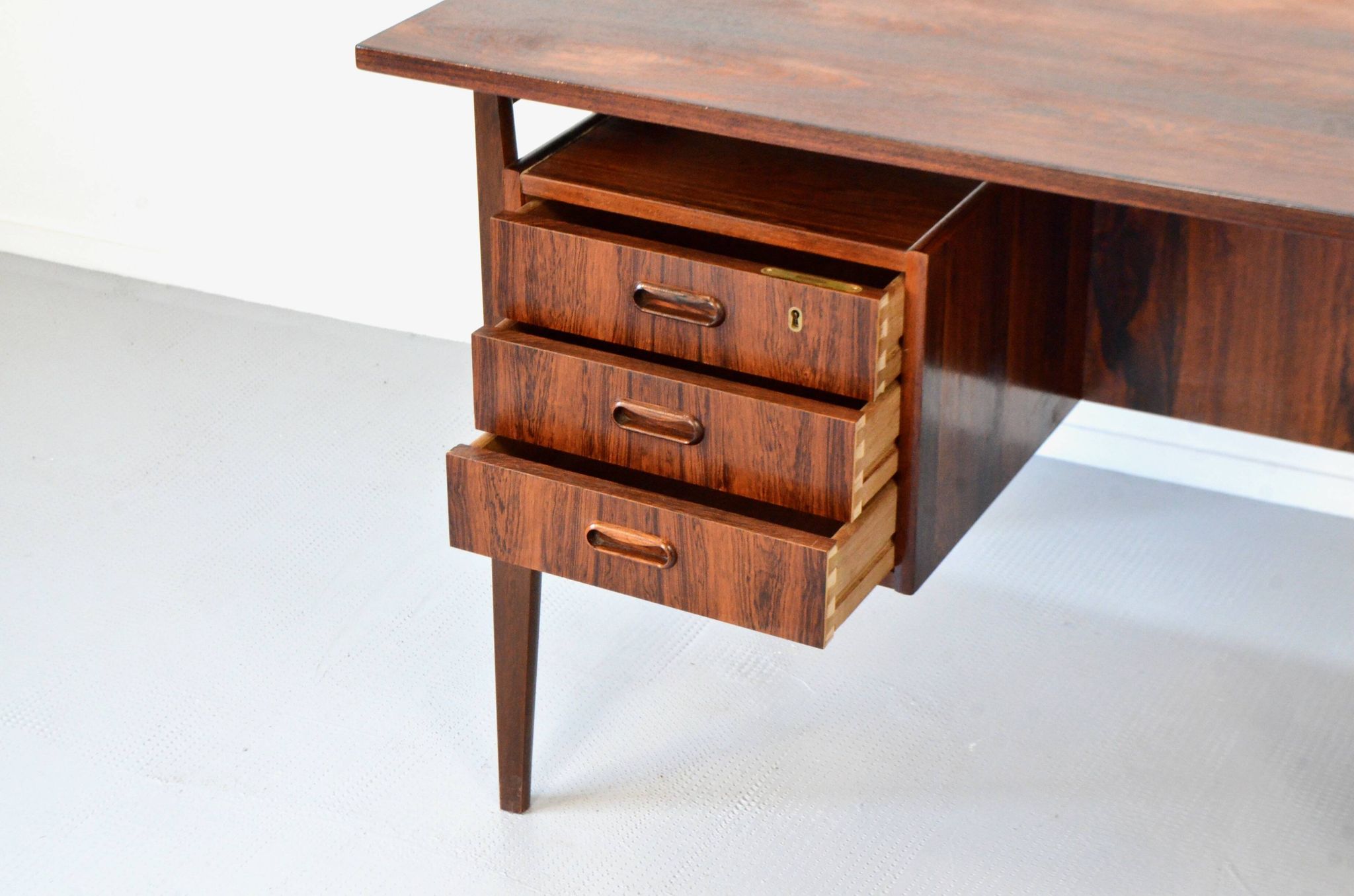 Midcentury Danish Executive Desk in Stunning Rosewood. Vintage / Modern