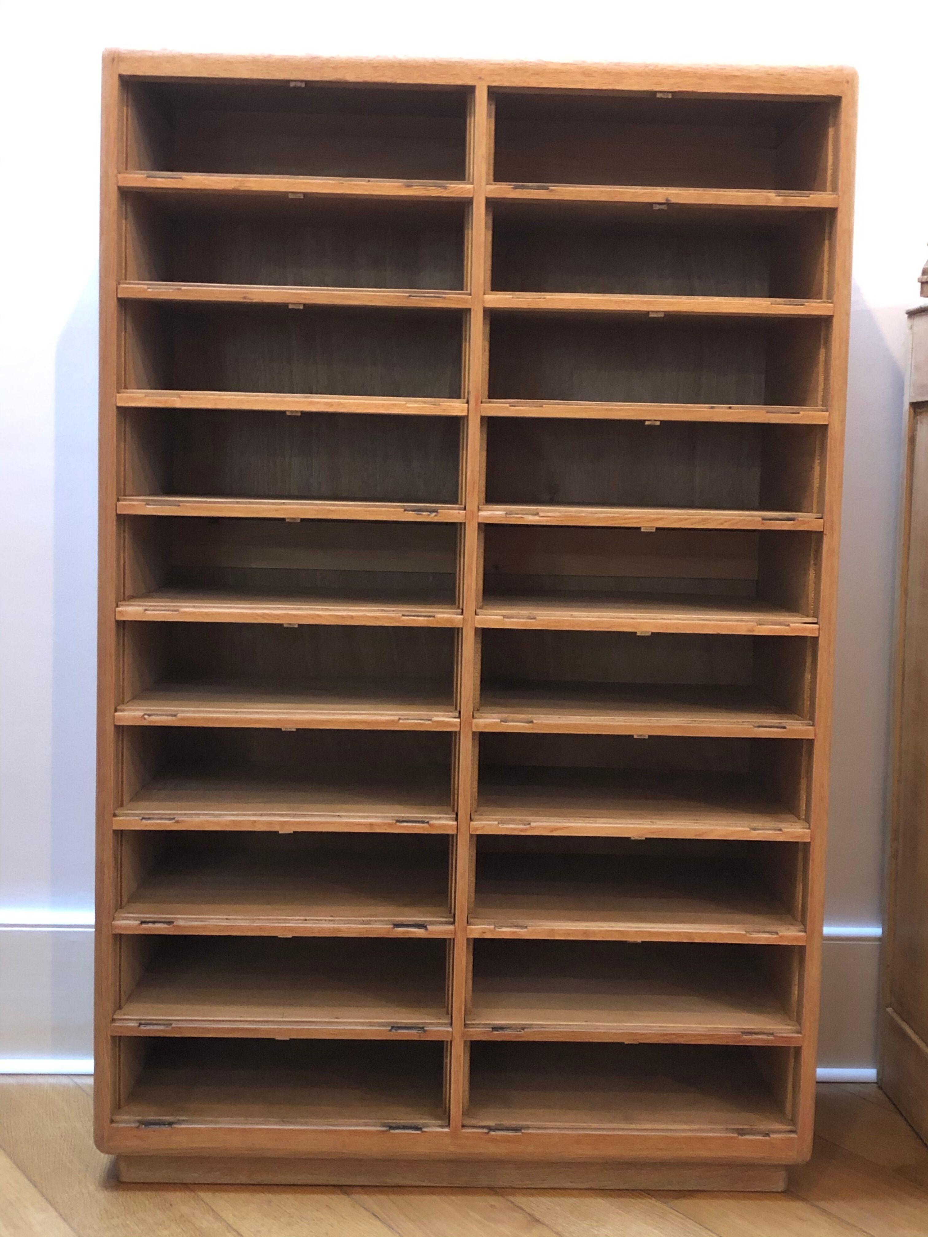 Locker cabinet