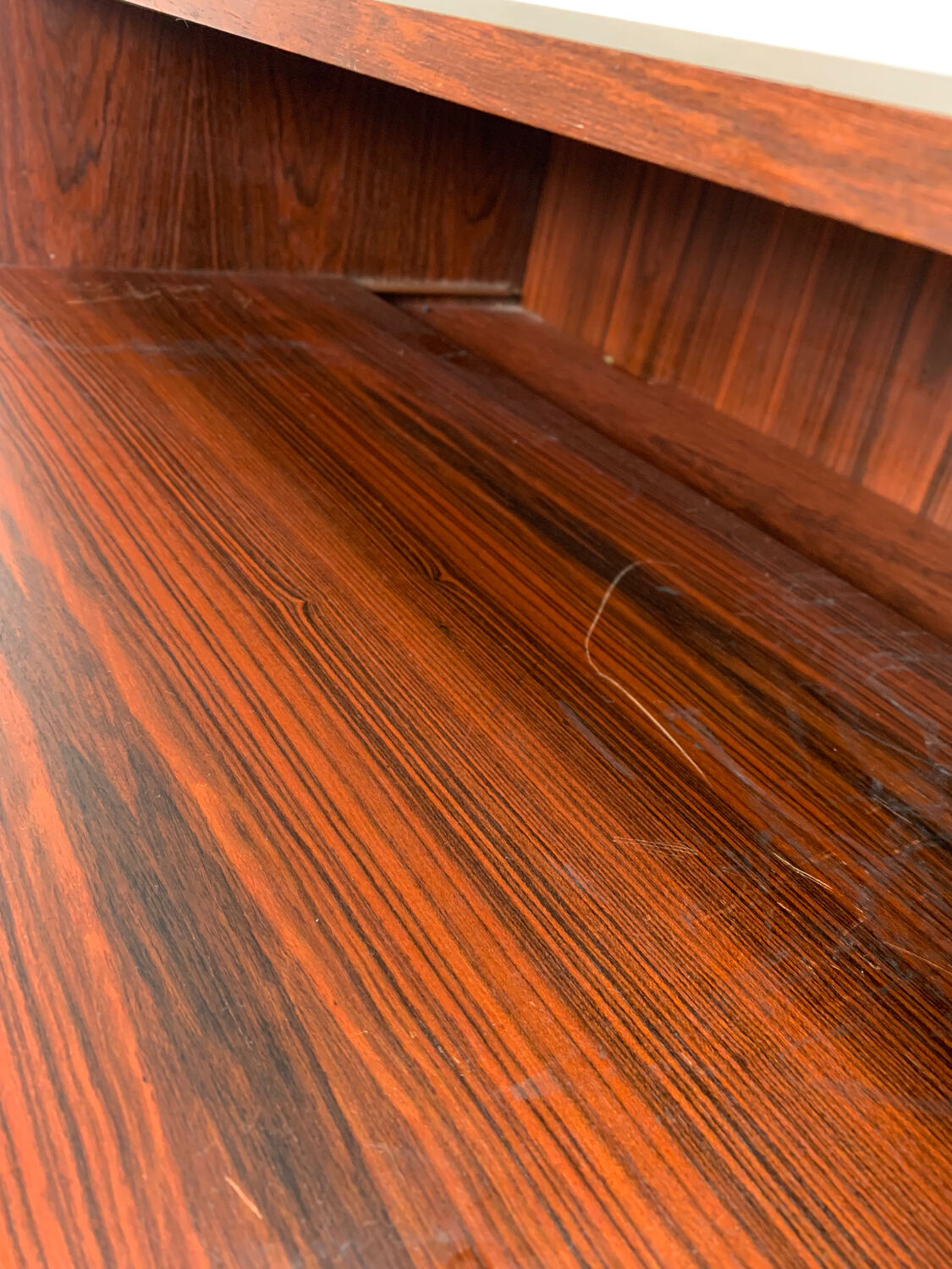 Hi-fi bang and olufsen cabinet