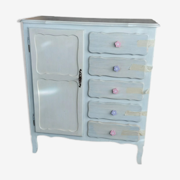 Commode pour chambre d'enfant. Relookée.