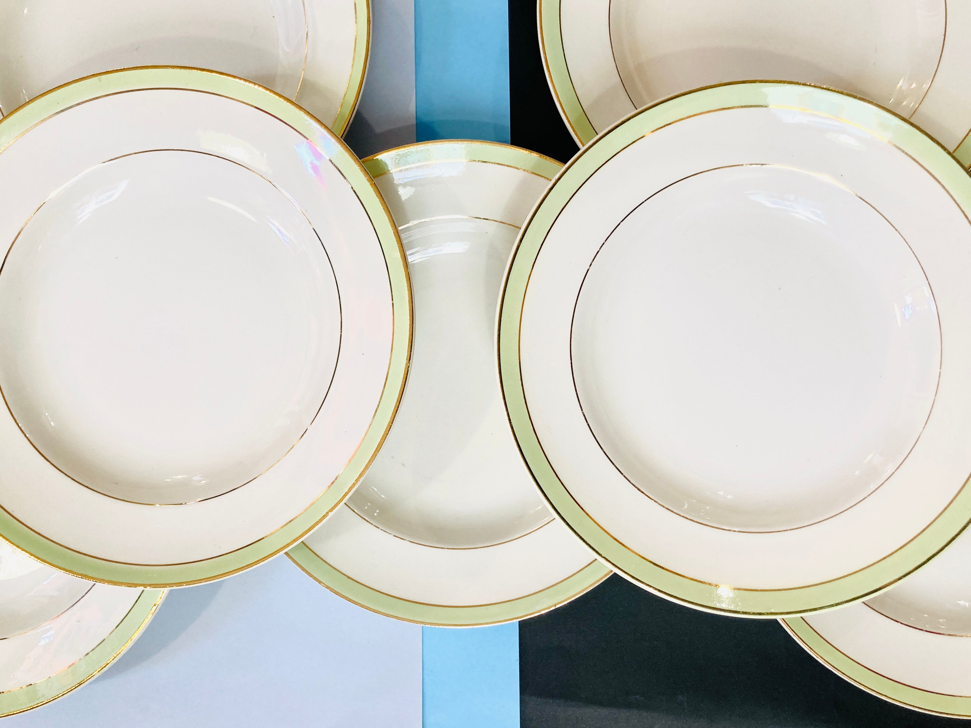 7 assiettes des années 60 verte et blanche - moulin des loups & orchies france
