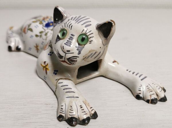 Bouquetière d'applique chat faïence desvres géo martel décor fleurs