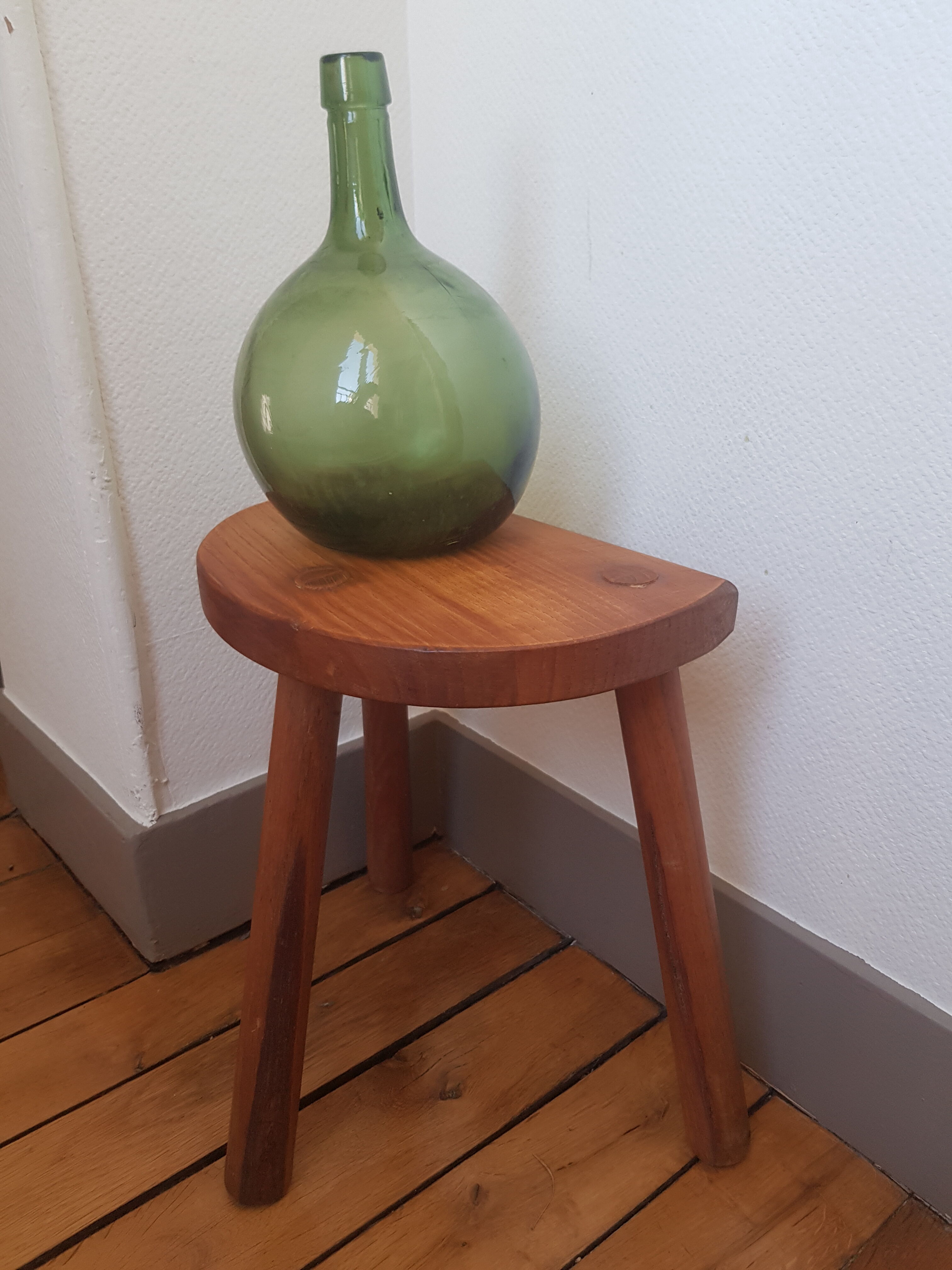 Tripod tabouret