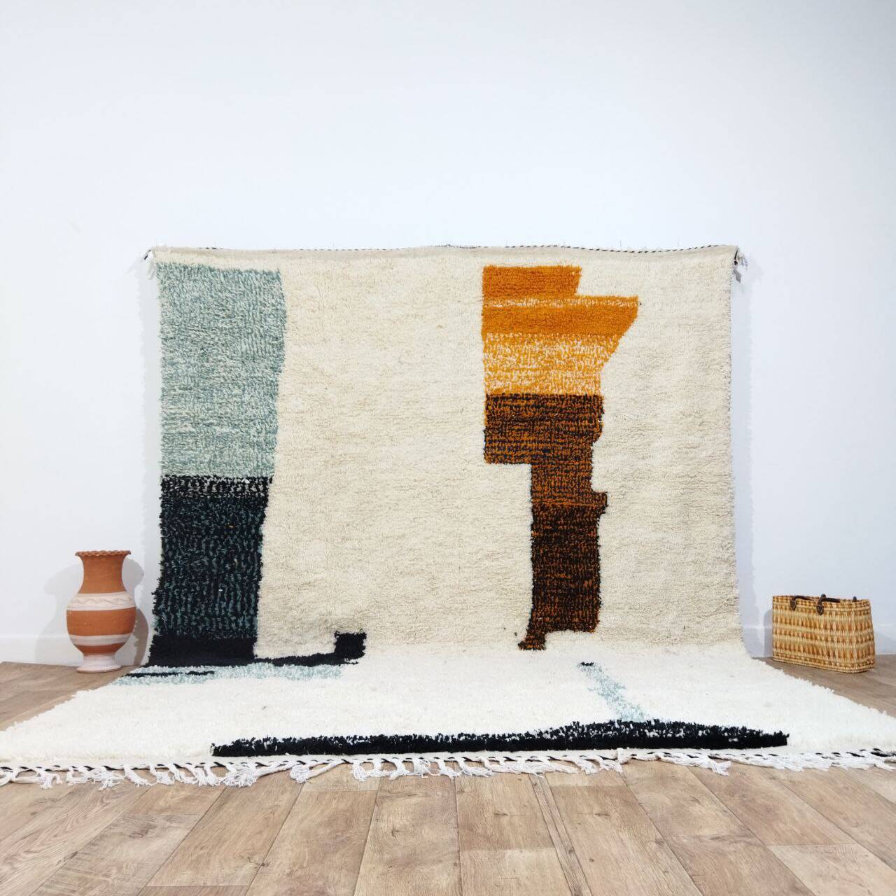 Handmade moroccan berber rug 330 x 243 cm