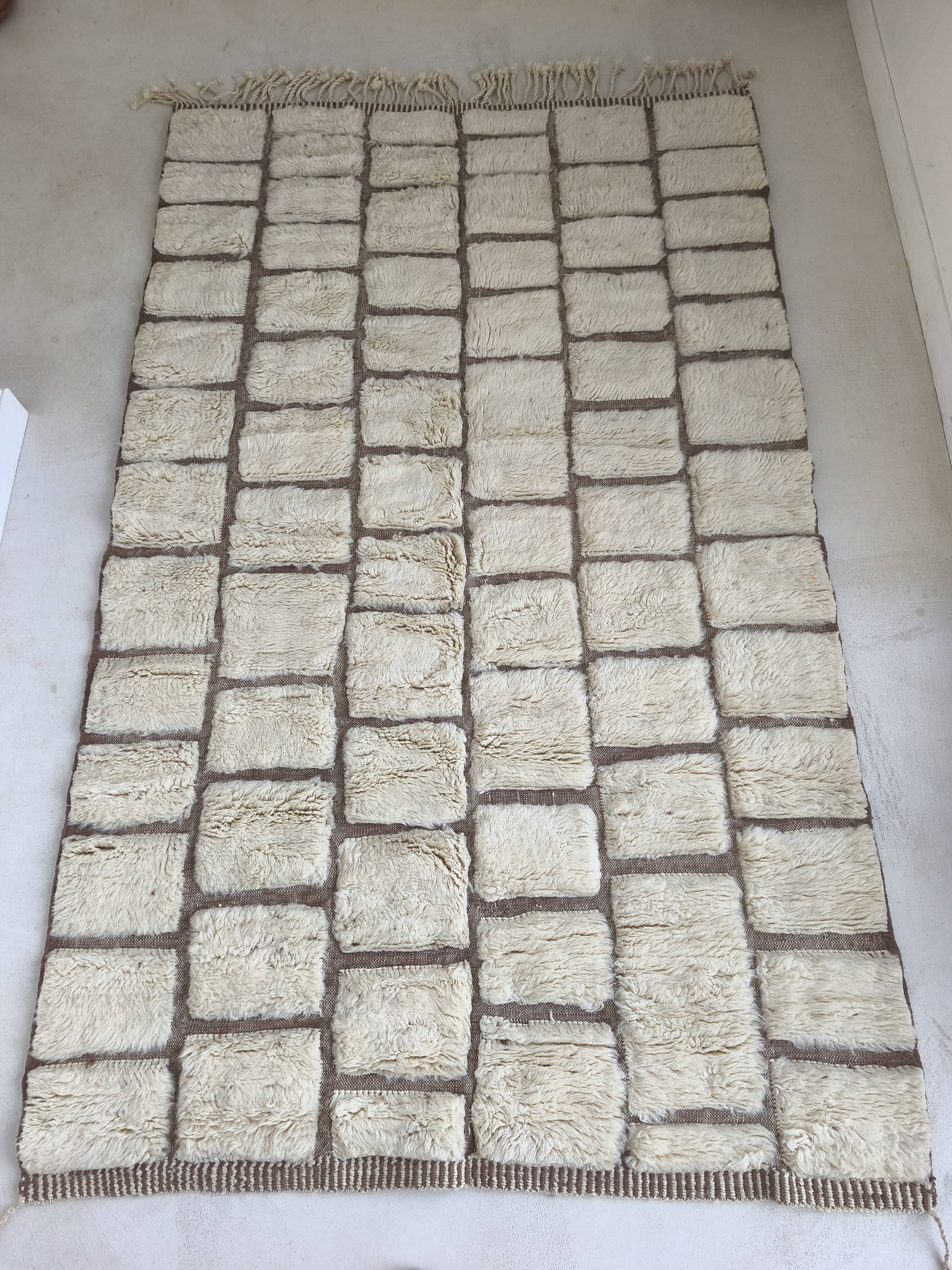 Beni Mrirt Berber Rug Handmade 150x250cm・Textured Paving Pattern・Cream Wool