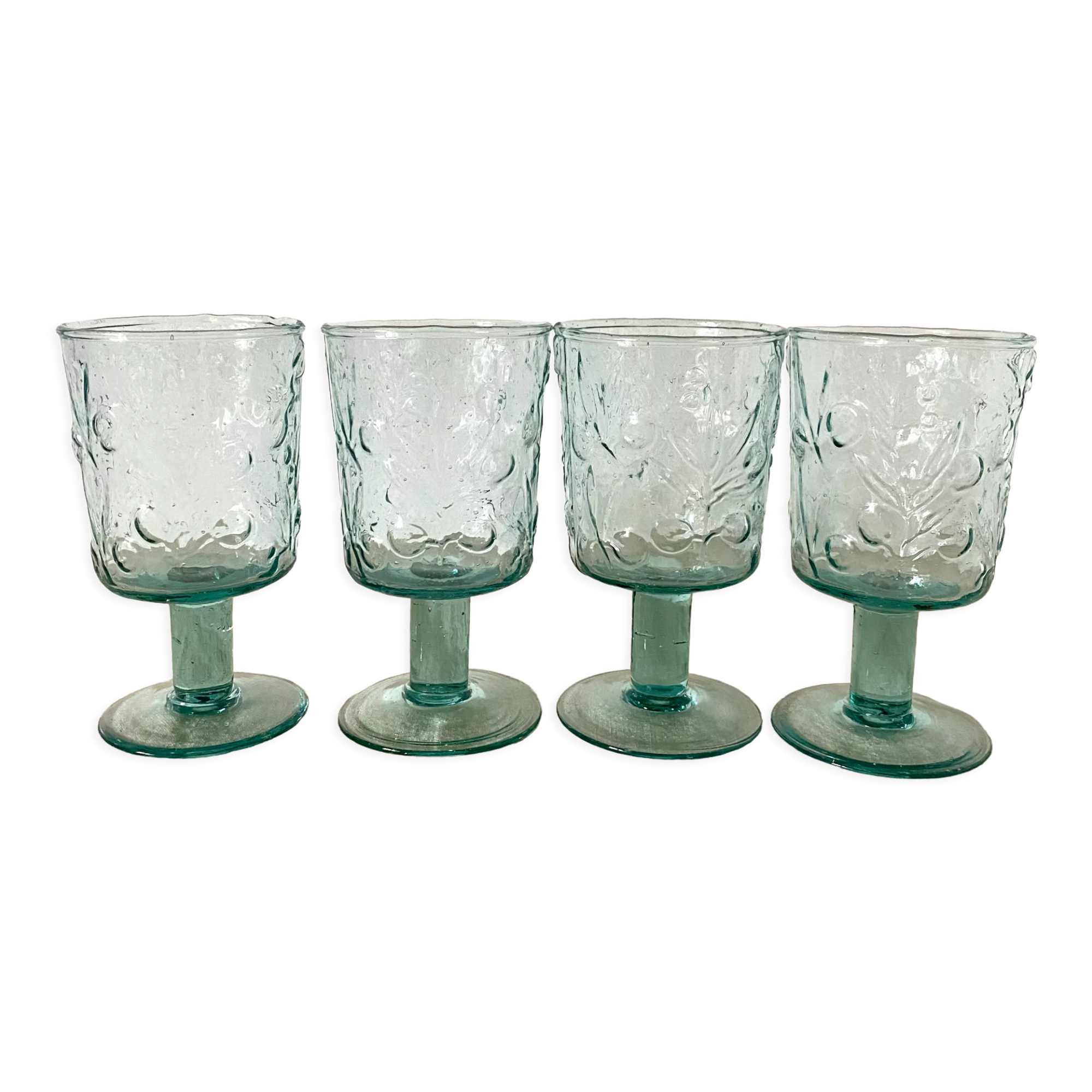 Coloured stemmed lenses