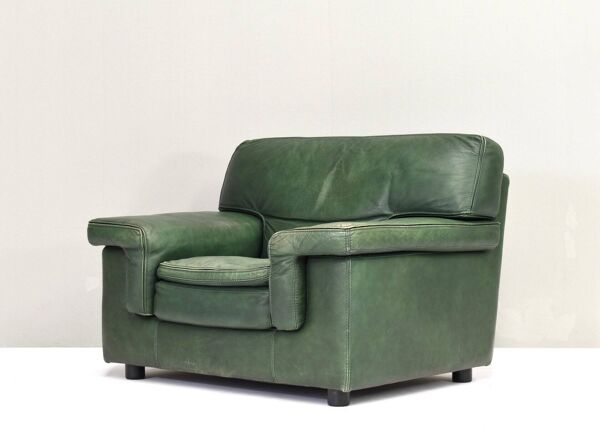 Fauteuil lounge Roche Bobois en cuir patiné vert d'origine, 1970