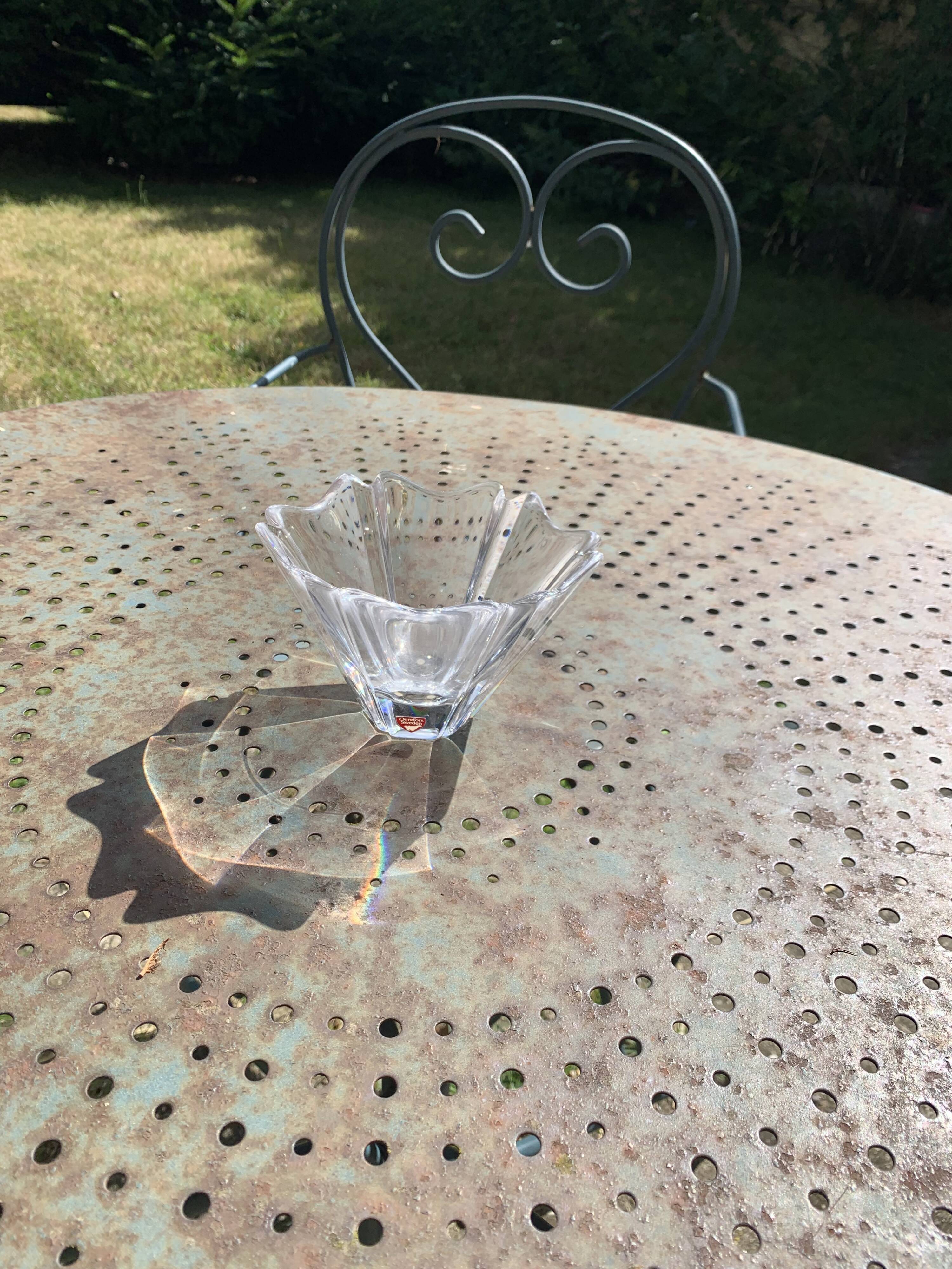 Crystal bowl in the shape of flowers, vintage Orrefors Sweden design