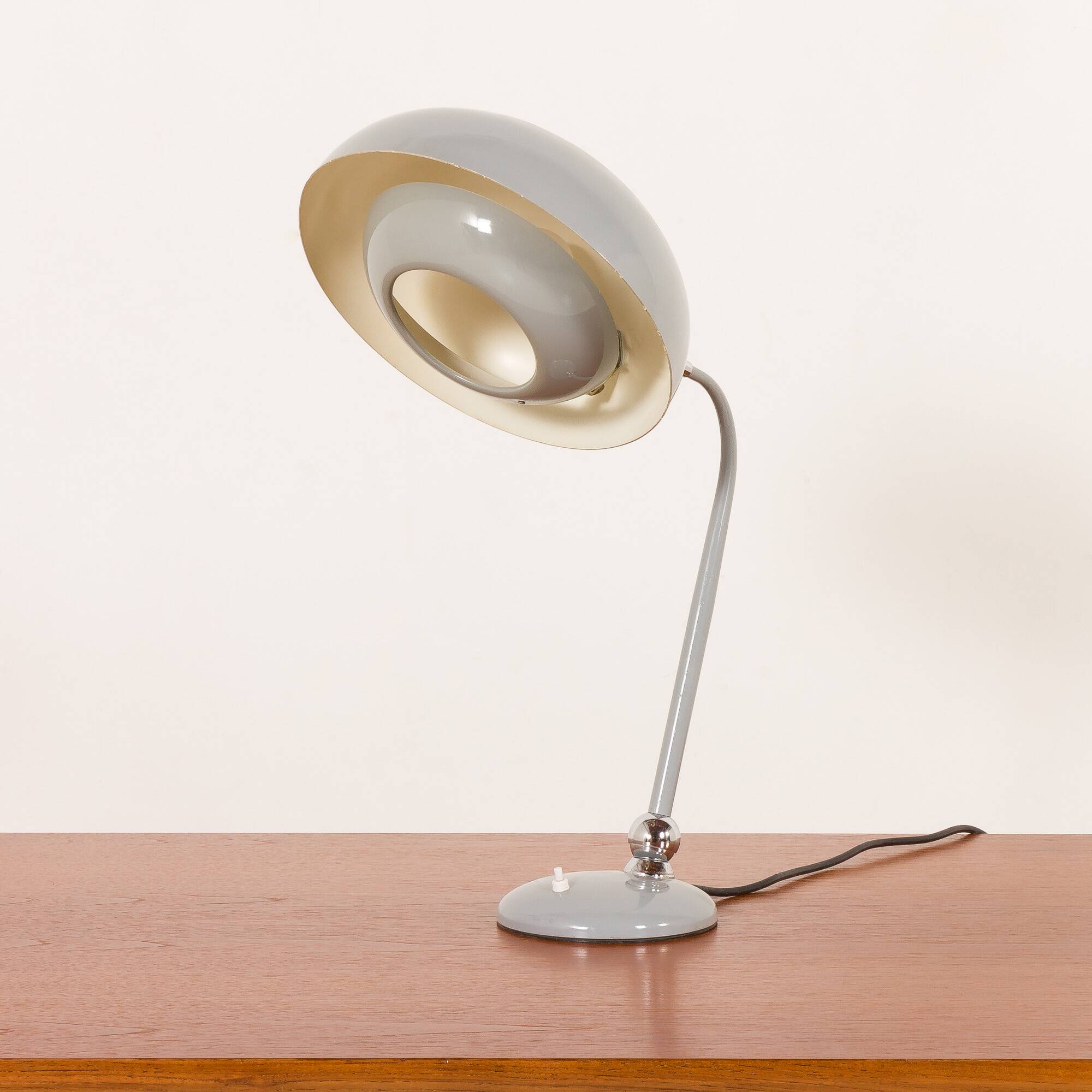 Italian mid-century desk lamp attributed to Stilnovo, 1960s