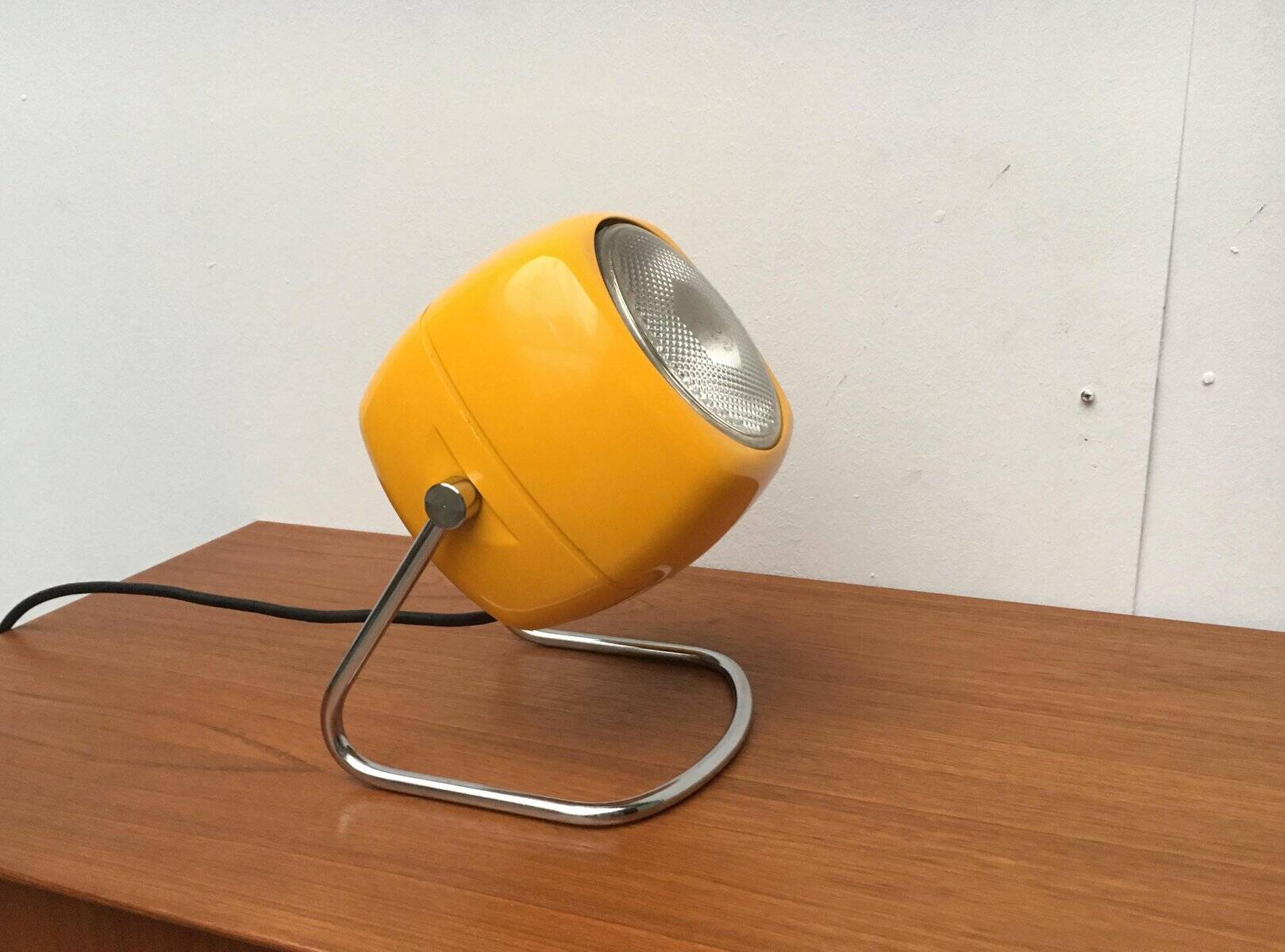Lampe de table italienne en métal Space Age de Harveiluce, années 1970