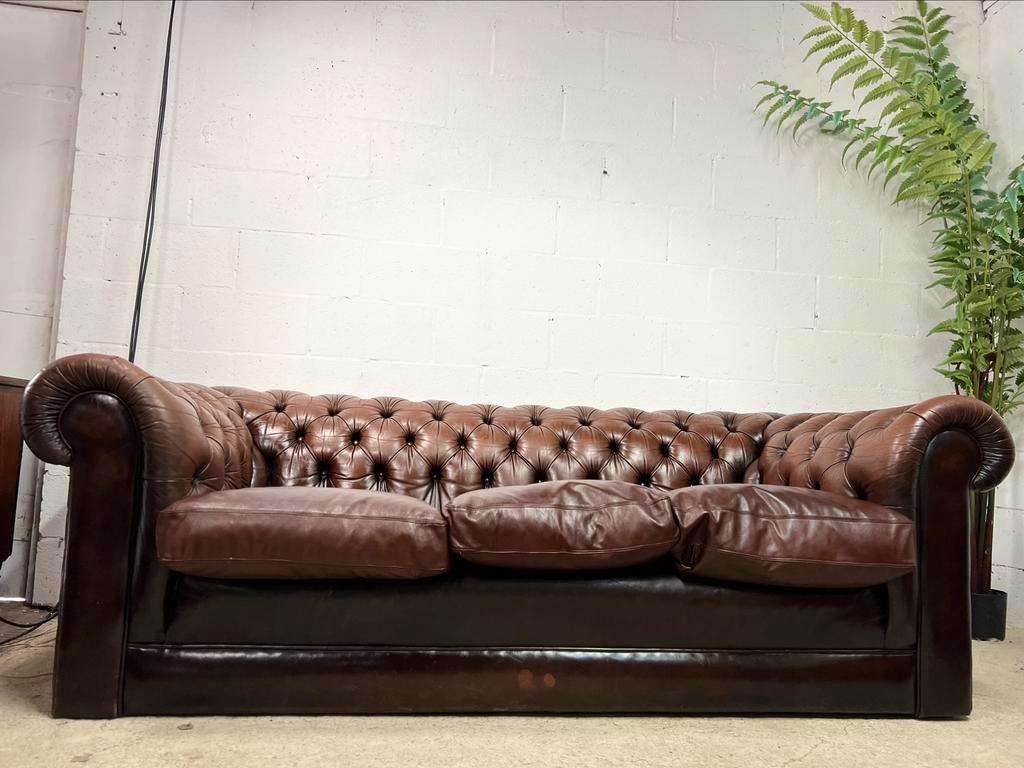 Canapé chesterfield en cuir vintage