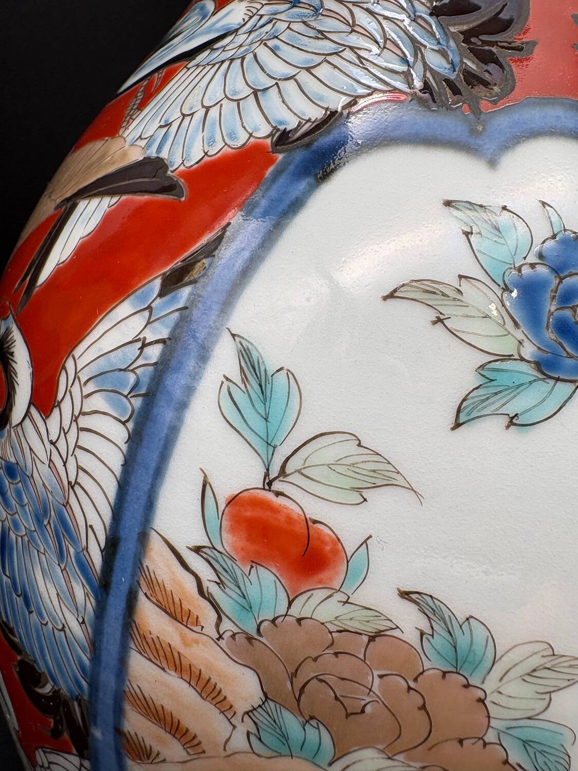 Paire de Vases Cornets Japonais Imari | Décor de Grues & Rouge de Fer