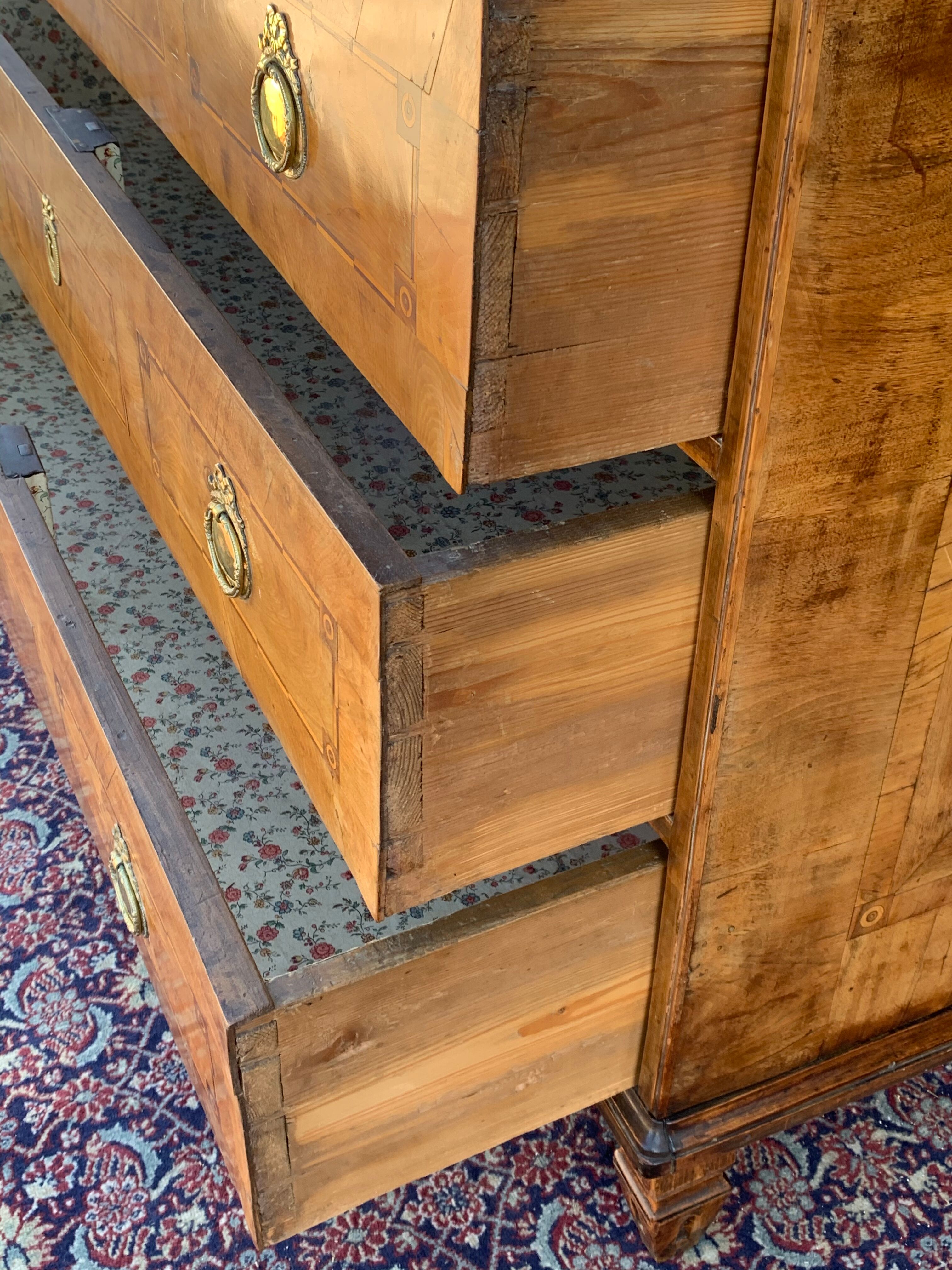Cabinet in marquetry from Louis XVI period