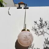 Suspension glass of pale pink clicy