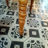 Old round table