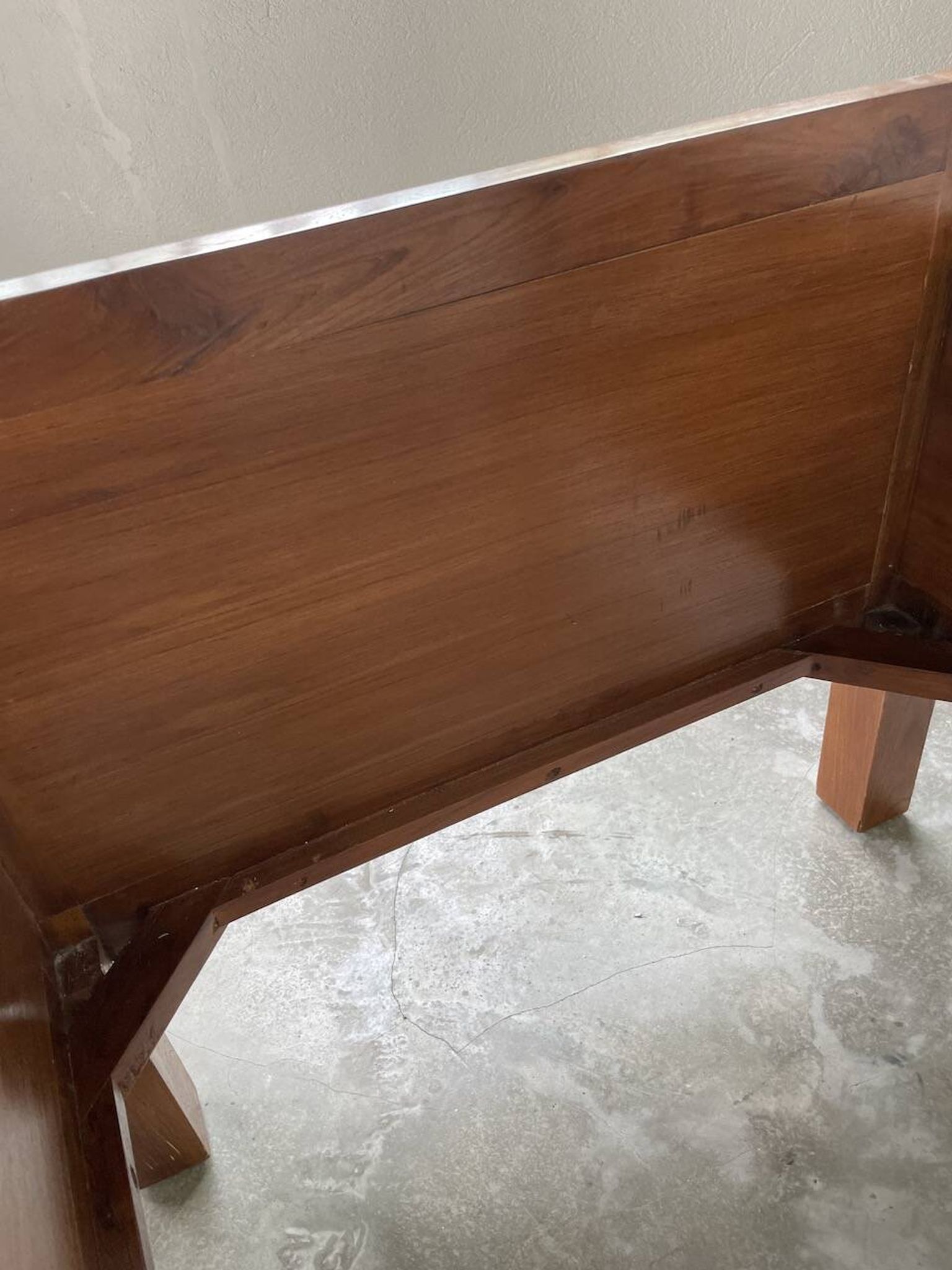 Fauteuil moderniste bois exotique et cuir