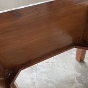 Fauteuil moderniste bois exotique et cuir