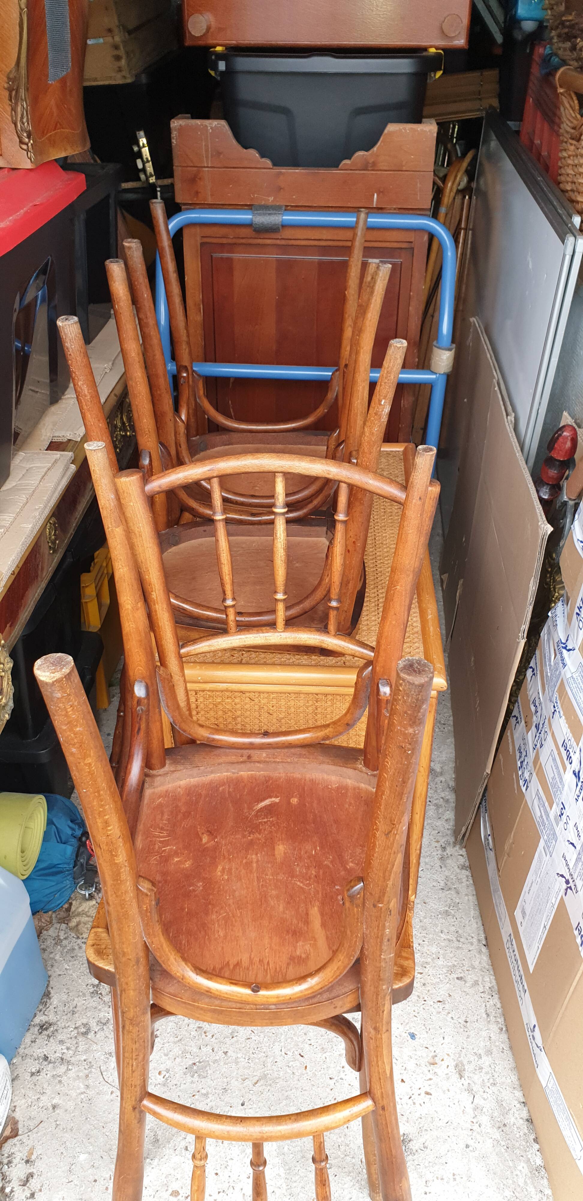 4 curved wooden chairs 1920/1940.