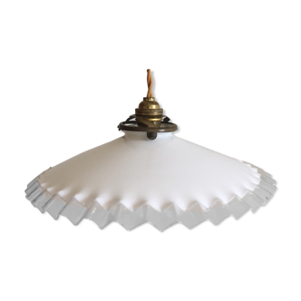 White opaline suspension